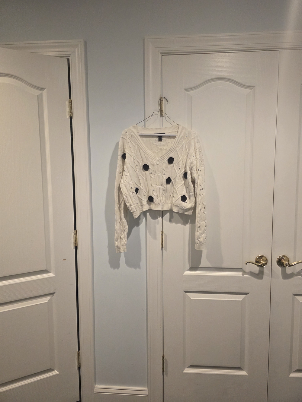 Forever 21 White V‑Neck Cable Knit Sweater with Black Polka Dots